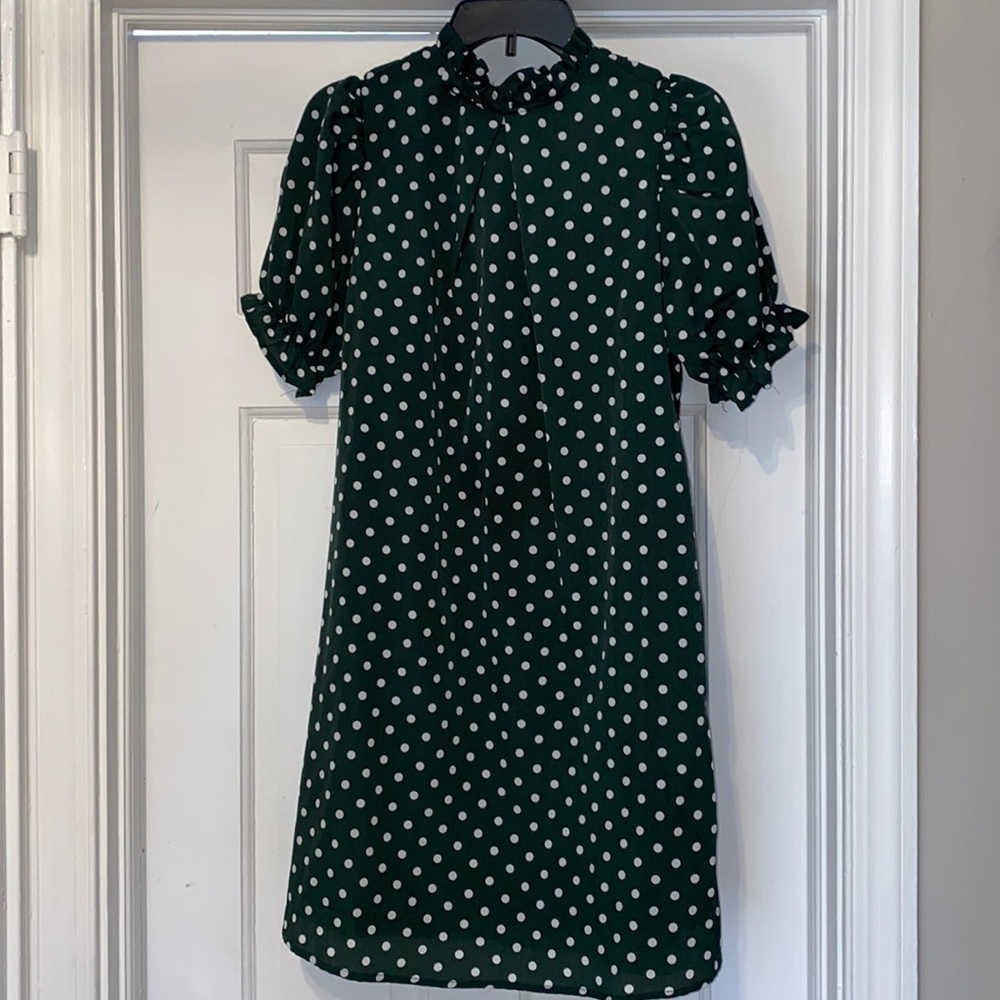 Shein size medium green pola dot dress